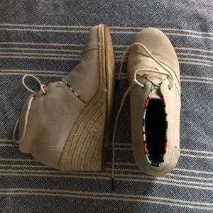 Toms Wedge Booties